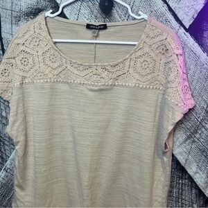 Cable & Gauge Women's Beige Lace Blouse
